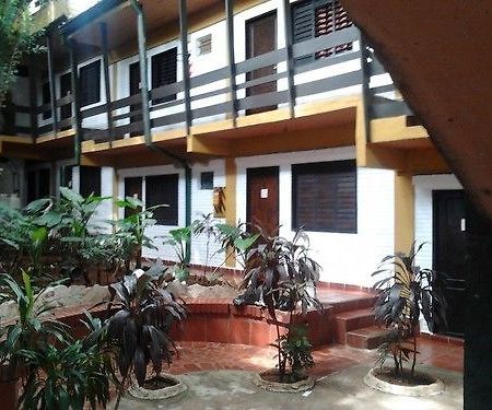 Residencia Leones De Castilla Asuncion Luaran gambar