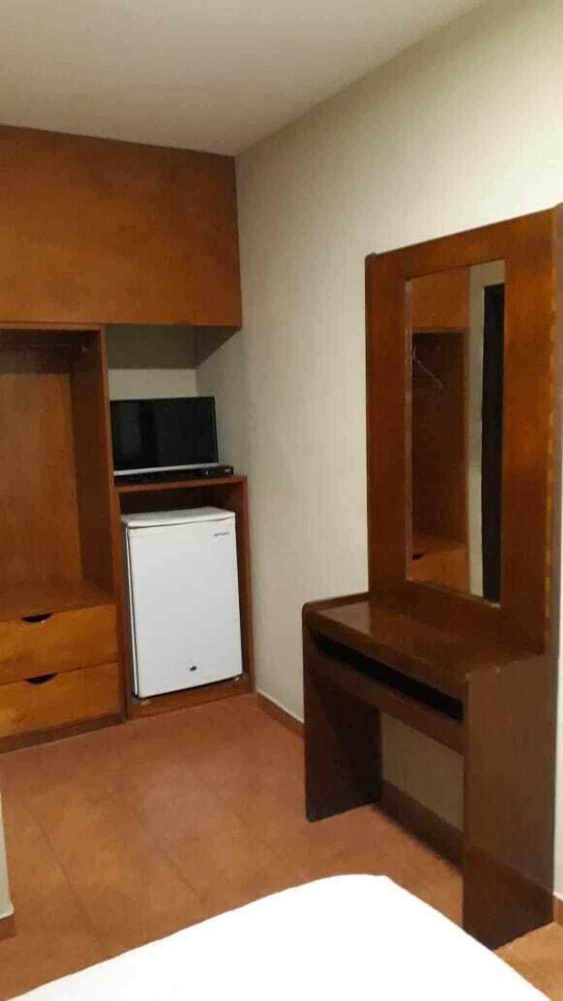 Residencia Leones De Castilla Asuncion Luaran gambar