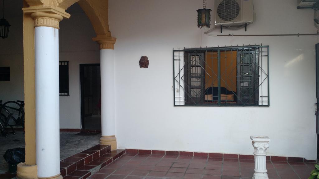Residencia Leones De Castilla Asuncion Luaran gambar