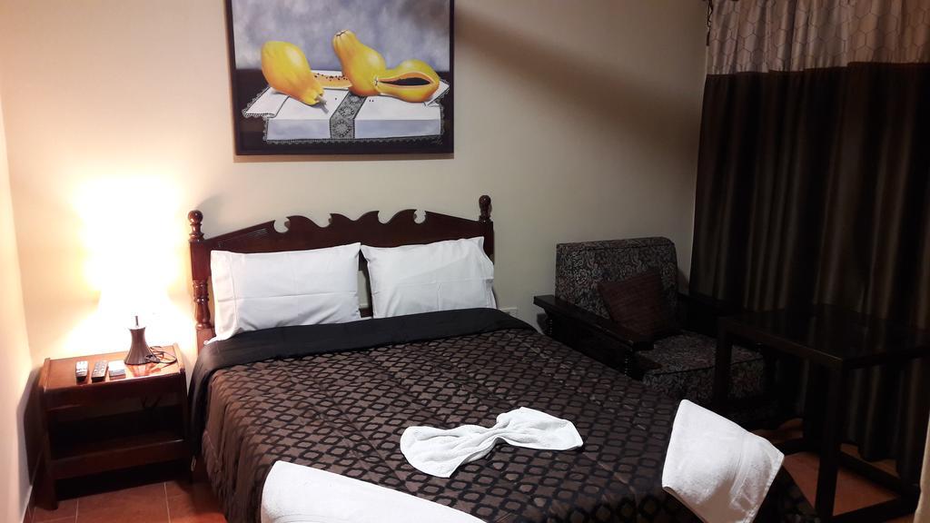 Residencia Leones De Castilla Asuncion Luaran gambar