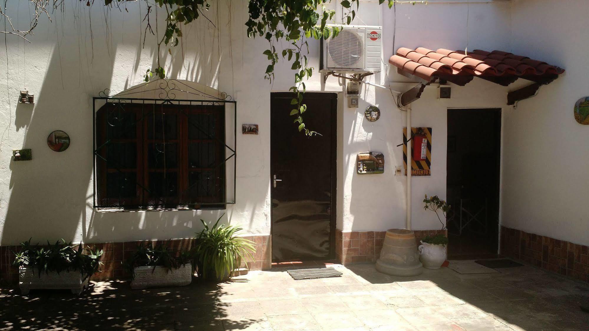 Residencia Leones De Castilla Asuncion Luaran gambar