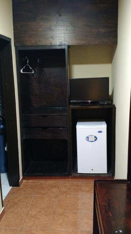 Residencia Leones De Castilla Asuncion Luaran gambar