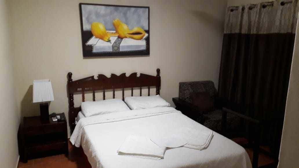 Residencia Leones De Castilla Asuncion Luaran gambar